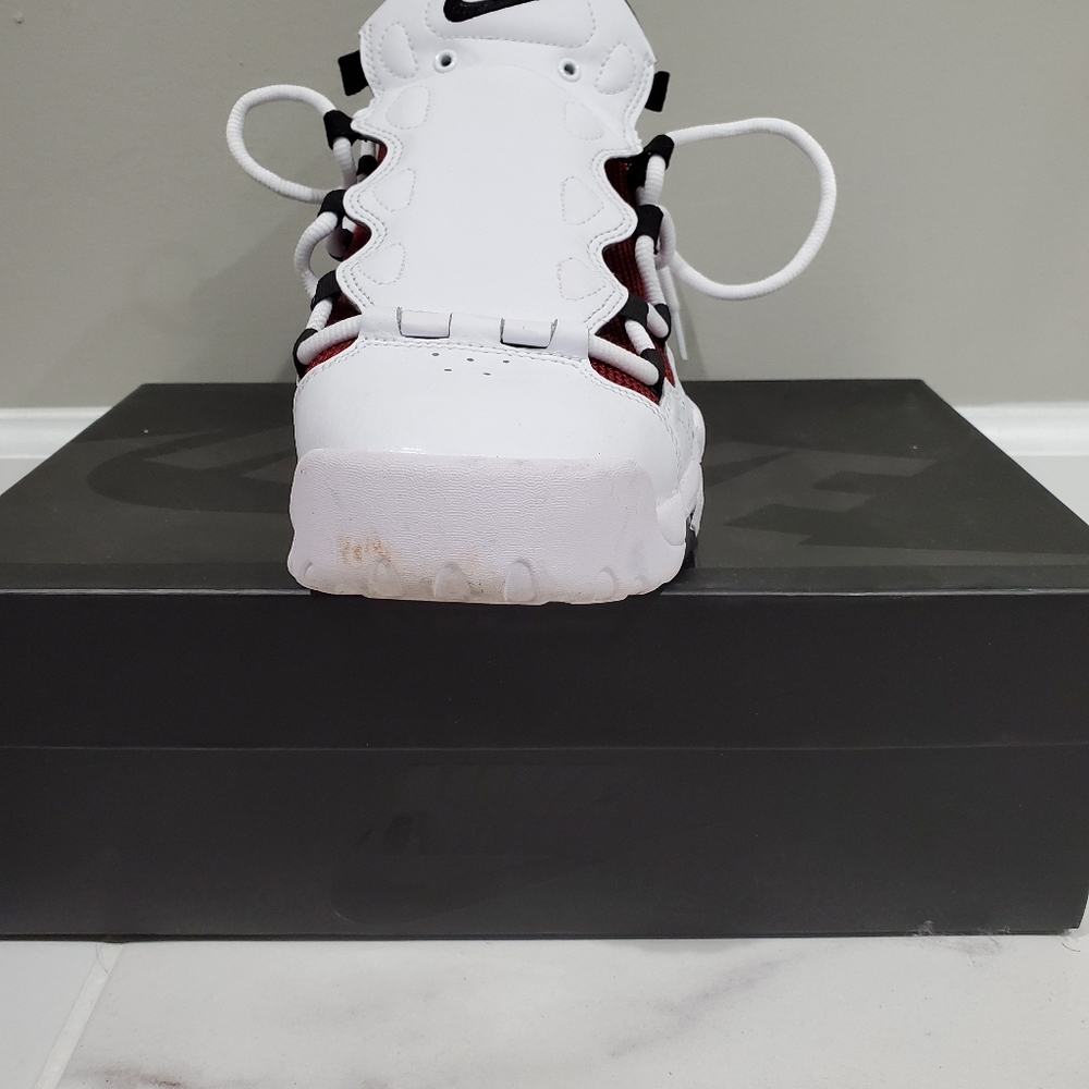 Nike - Picture 3 of 4